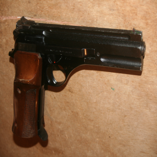 Pistolet semi-automatique Beretta76s 22 LR Gaucher