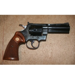 REVOLVER COLT PYTHON 4