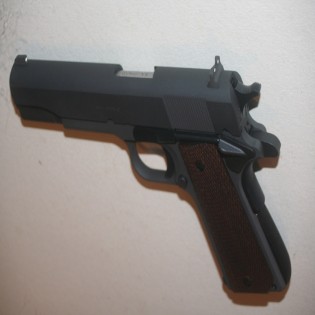 Pistolet semi-automatique Springfield Armory modèle 1911 A1 Mil Spec calibre 45 ACP chargeur 7 Coups