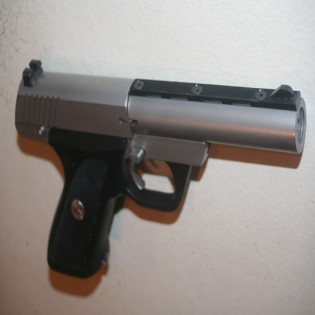 Pistolet semi-automatique Colt 22 calibre 22 LR