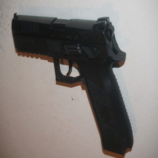Pistolet semi-automatique CZ P-09 calibre 9 mm 19 Coups