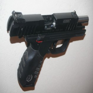 Pistolet semi-automatique Ruger Modèle SR 22 Calibre 22 LR Chargeur de 10 coups
