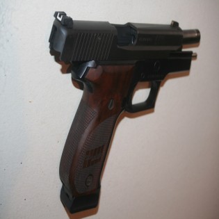 Pistolet semi-automatique Pistolet Sig Sauer P226 9x19 calibre 9 mm