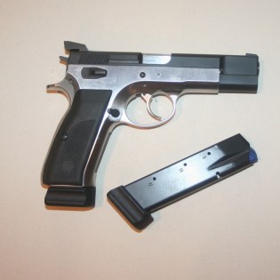 Pistolet semi-automatique Sphinx 2000 calibre 9x19 calibre 9 mm