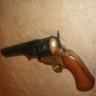 Revolver poudre noire Uberti Modèle 1851 Reb Nord Navy calibre 36