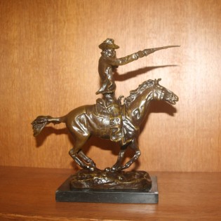 Bronze Cowboy Sur Son Cheval Remington